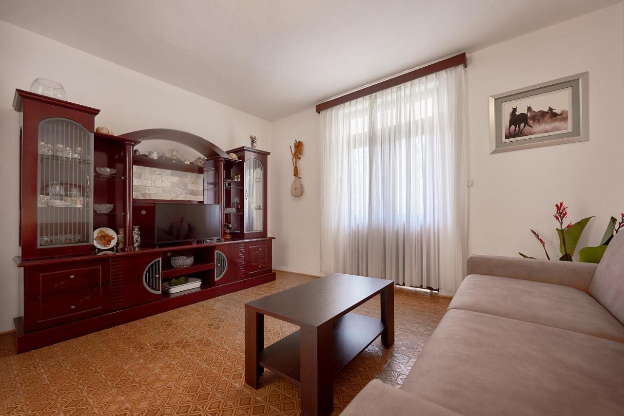 Kuca U Maslinama Sveti Stefan