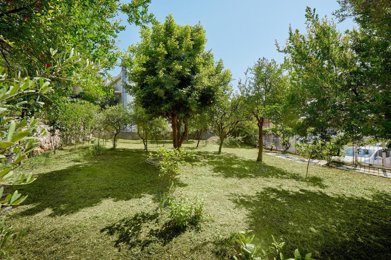 Kuca U Maslinama Apartman Sveti Stefan