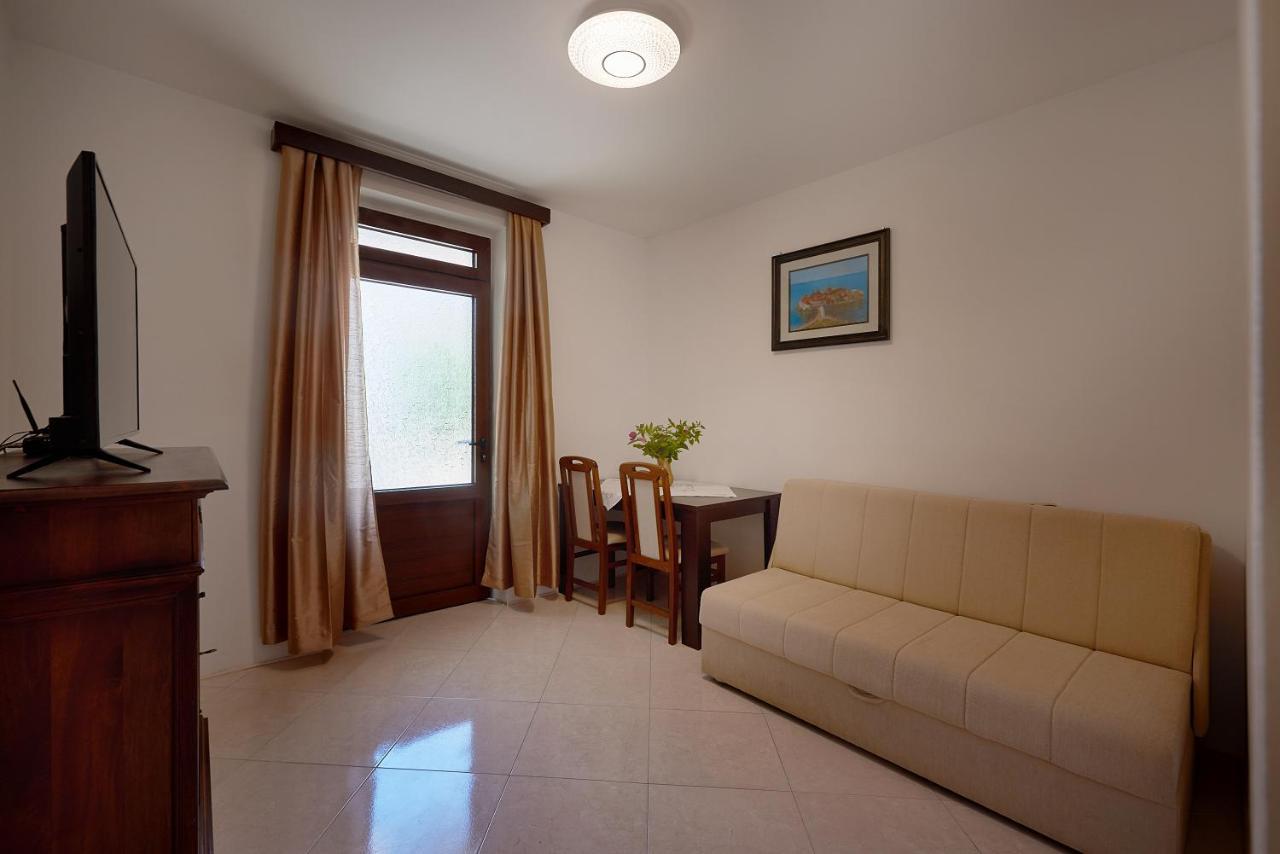 Kuca U Maslinama Apartman Sveti Stefan
